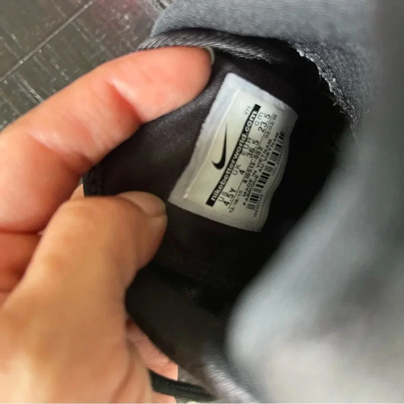 Nike Roshe One Bright GS Size 4.5 Y - Picture 7 of 8